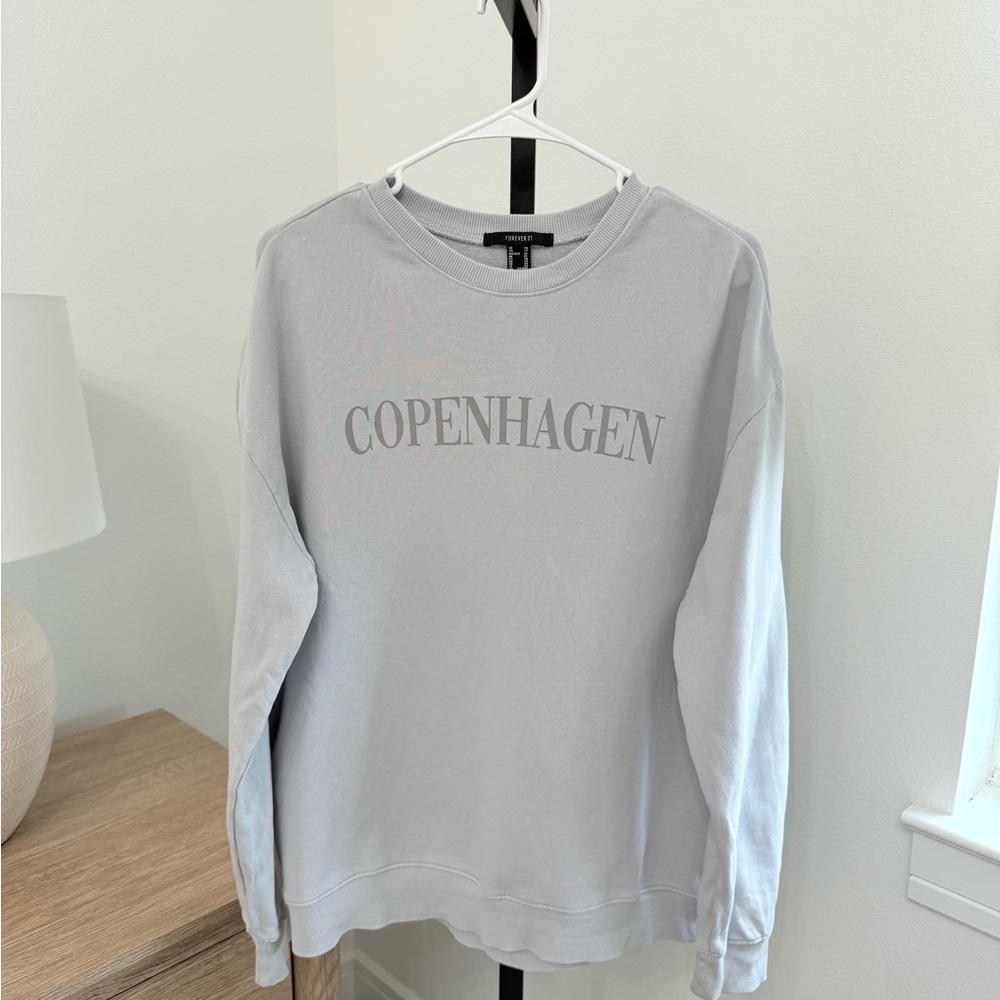 Forever 21 Light Gray Crewneck Size XS